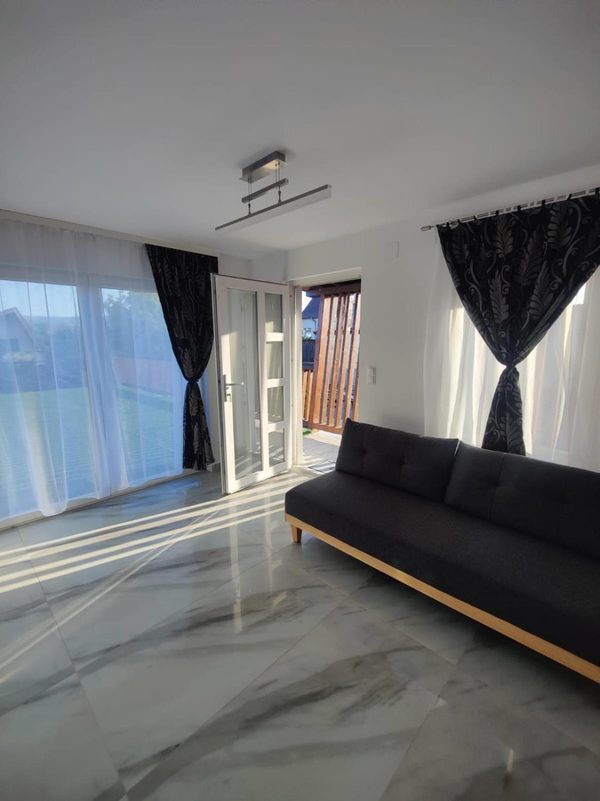 Luxus Cluj Airport Apartments Exteriör bild