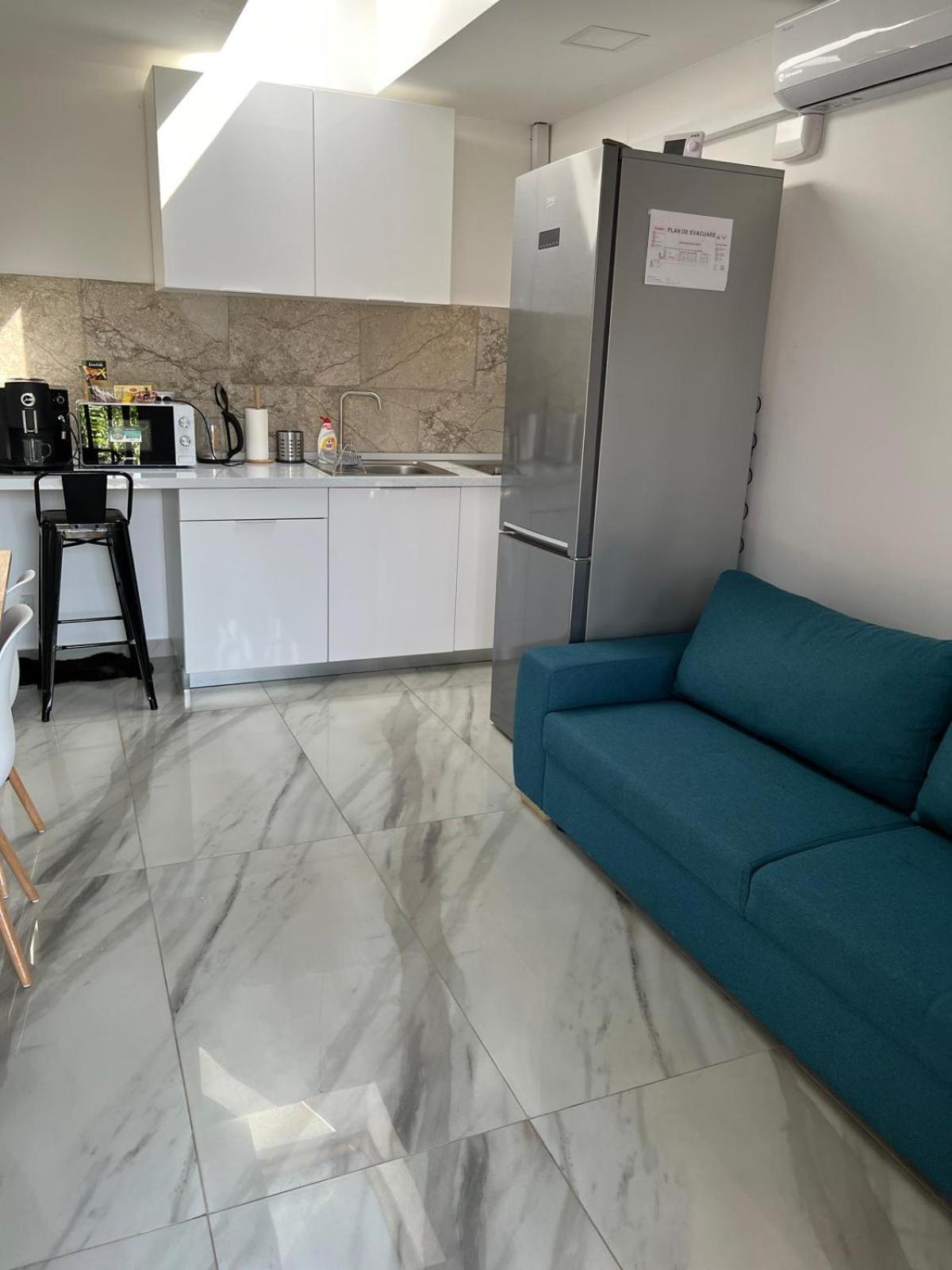 Luxus Cluj Airport Apartments Exteriör bild
