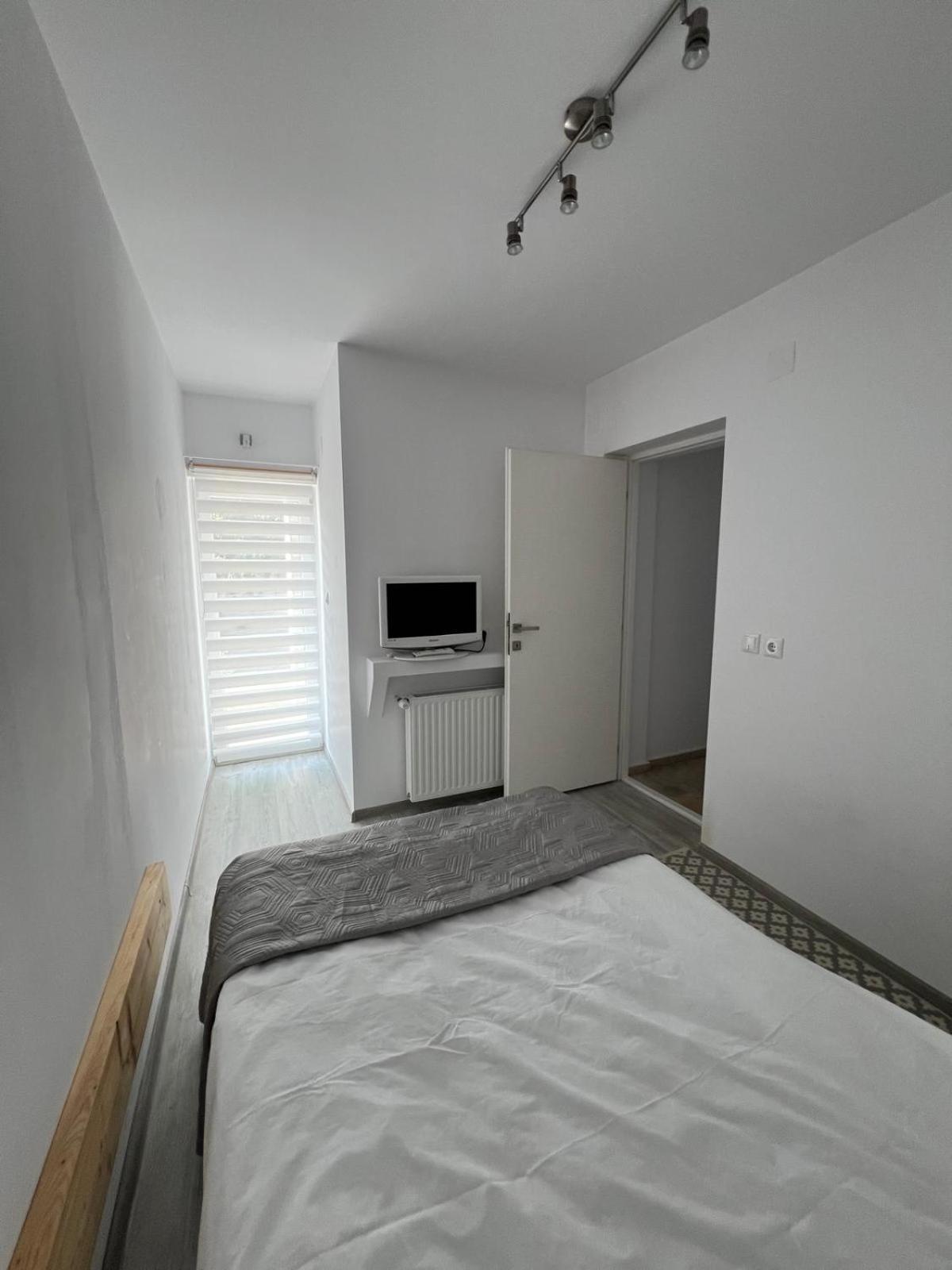 Luxus Cluj Airport Apartments Exteriör bild