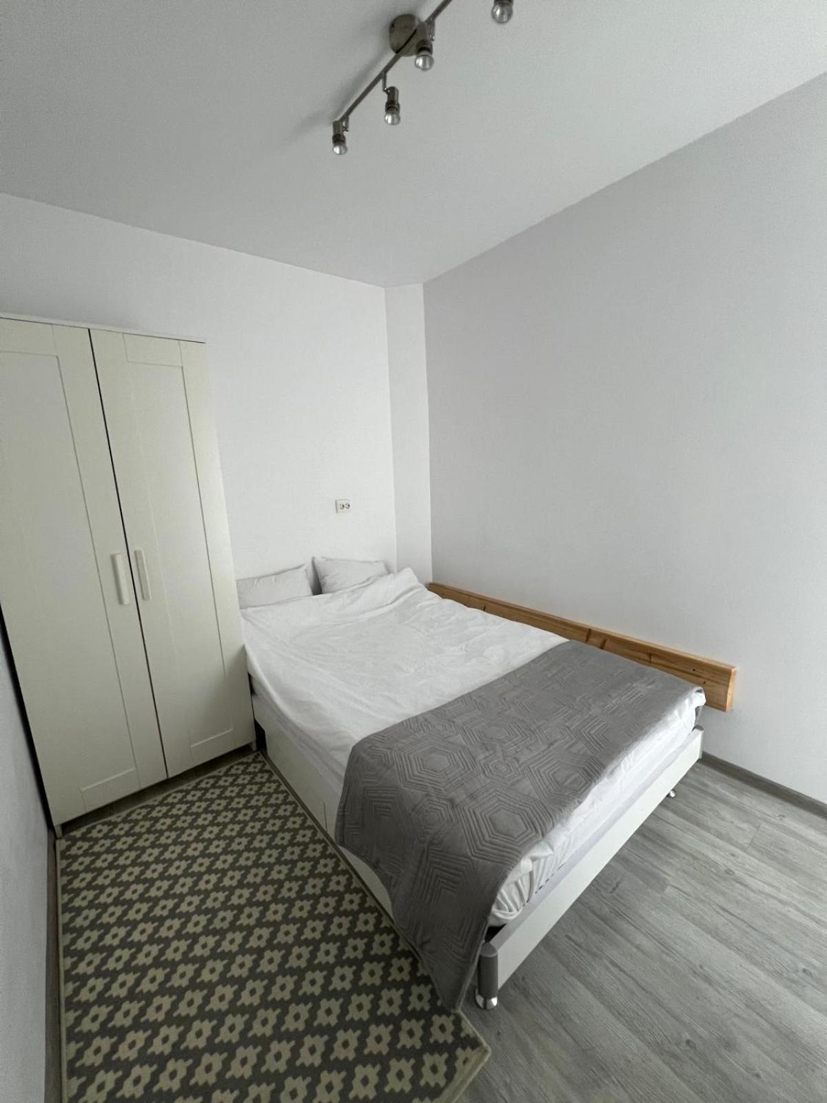 Luxus Cluj Airport Apartments Exteriör bild