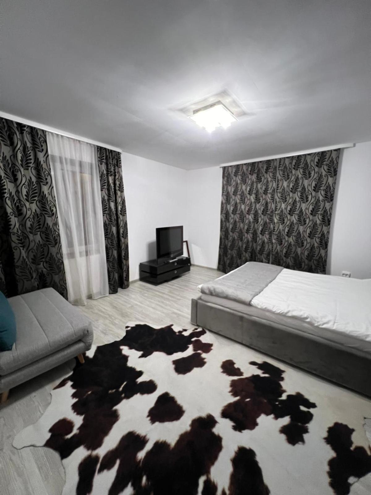 Luxus Cluj Airport Apartments Exteriör bild