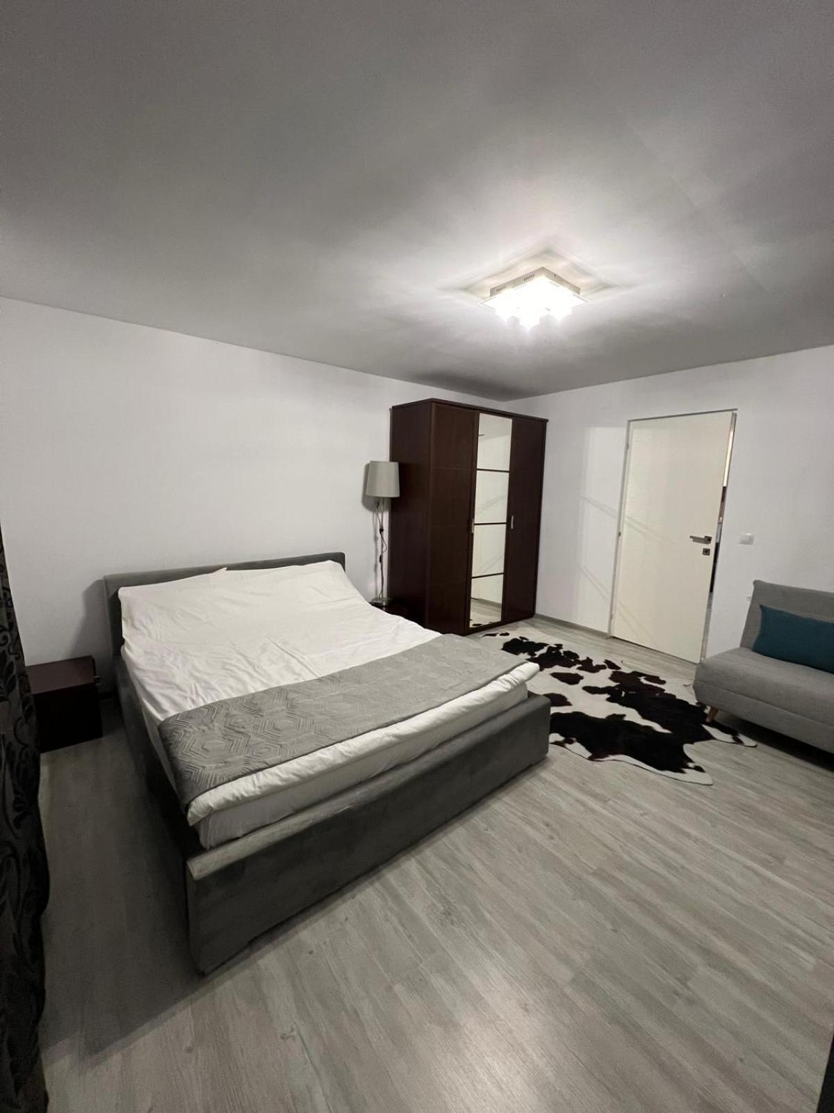 Luxus Cluj Airport Apartments Exteriör bild