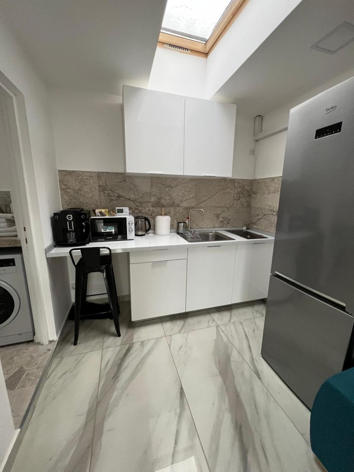 Luxus Cluj Airport Apartments Exteriör bild