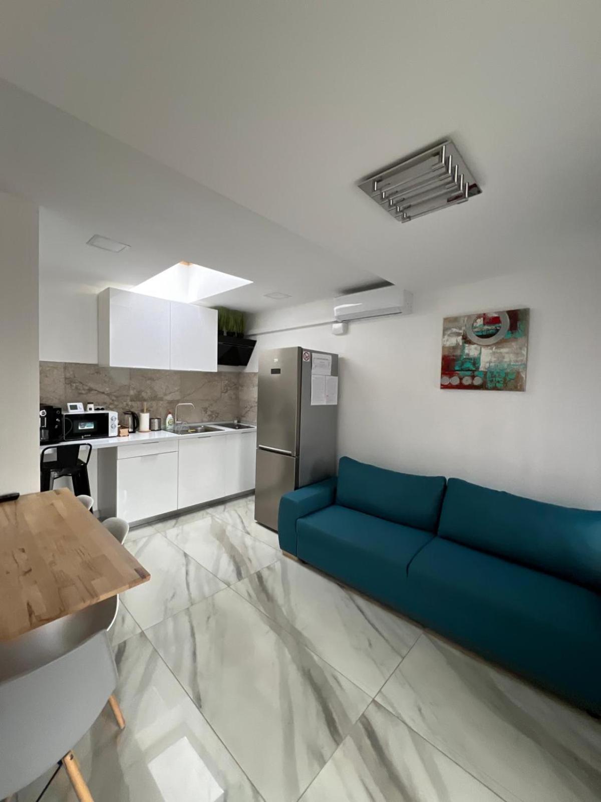 Luxus Cluj Airport Apartments Exteriör bild